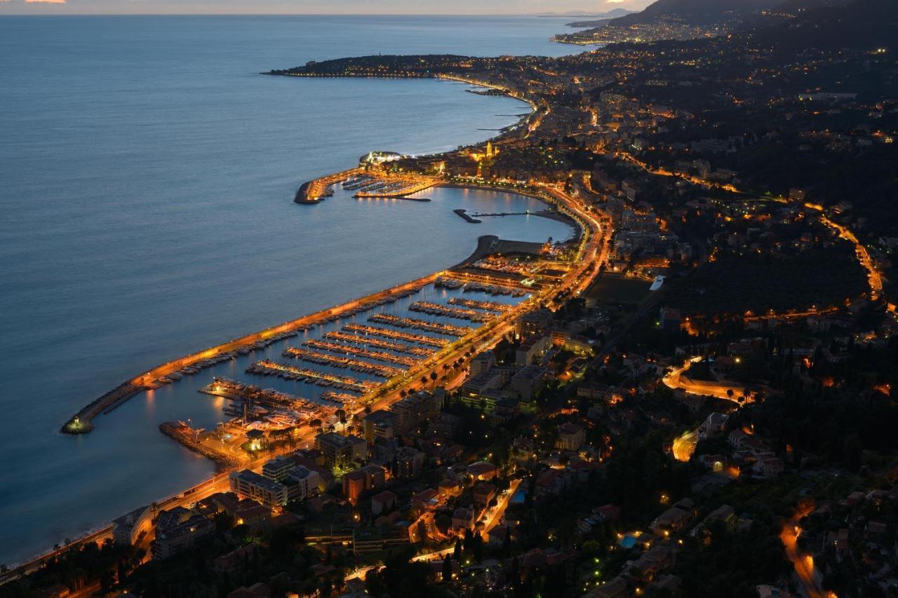 Bea Boat Charter Hotel Menton Buitenkant foto